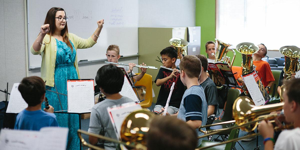 Catherine Standridge teaching her music class